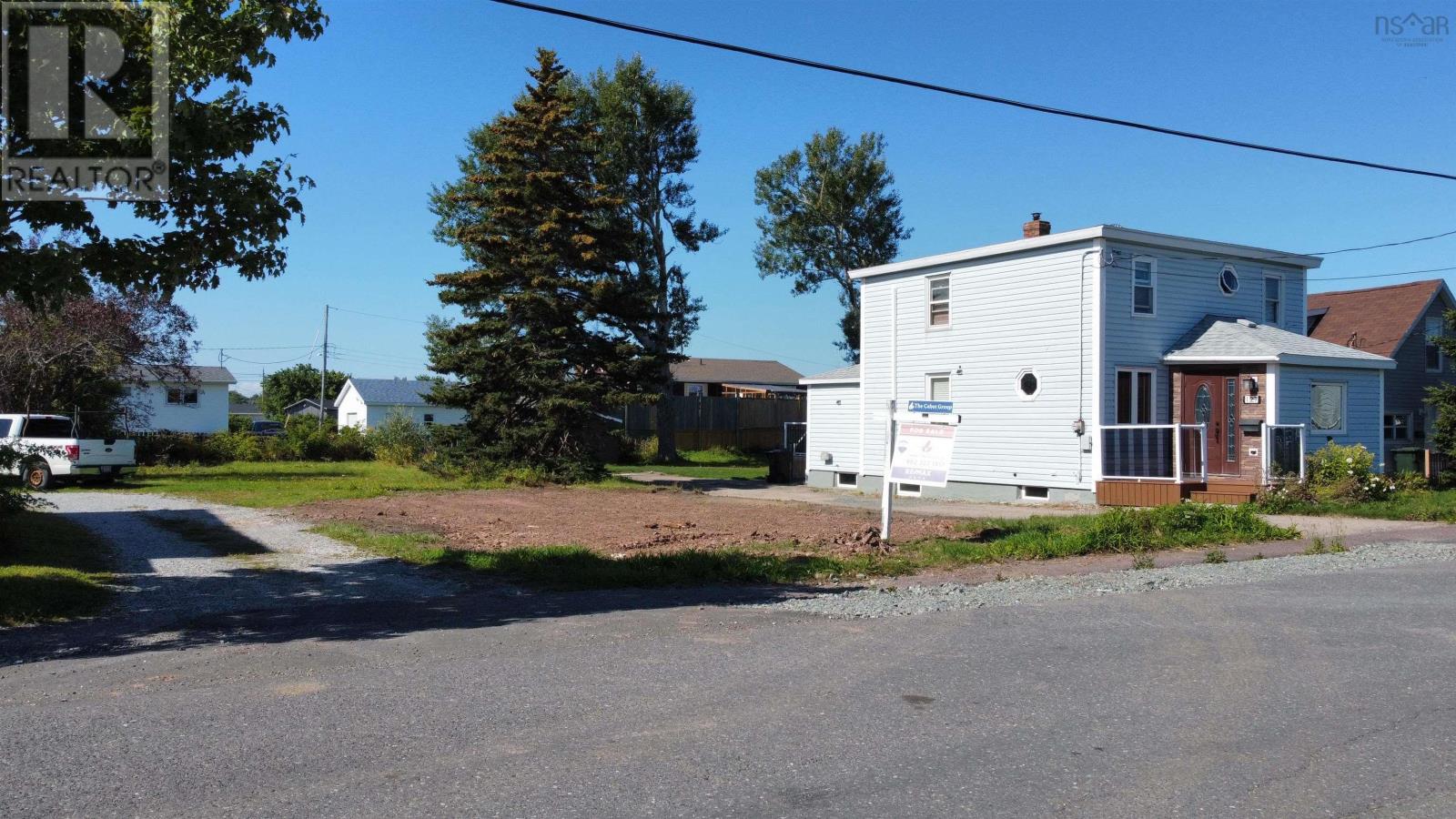 123 Brookland St, Glace Bay, NS B1A 1N4