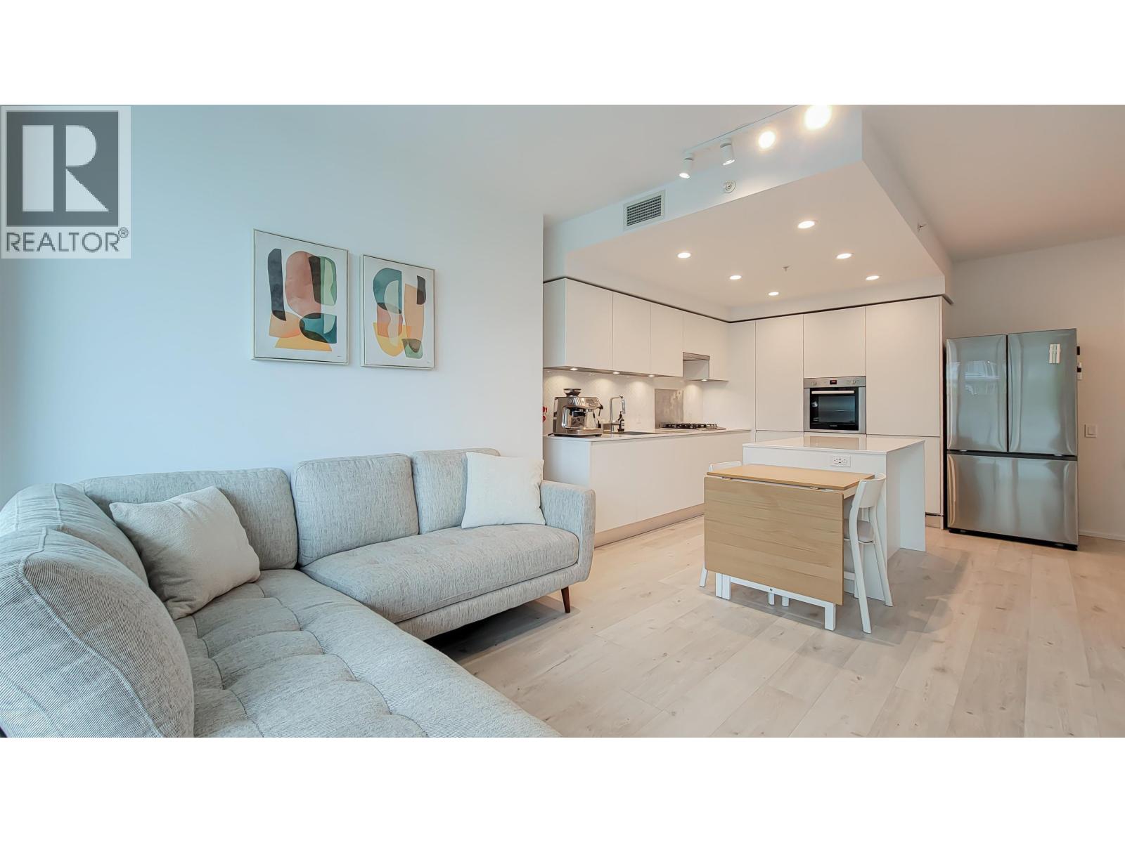 3833 Evergreen Place Unit 711, Burnaby, BC V3J 0M2