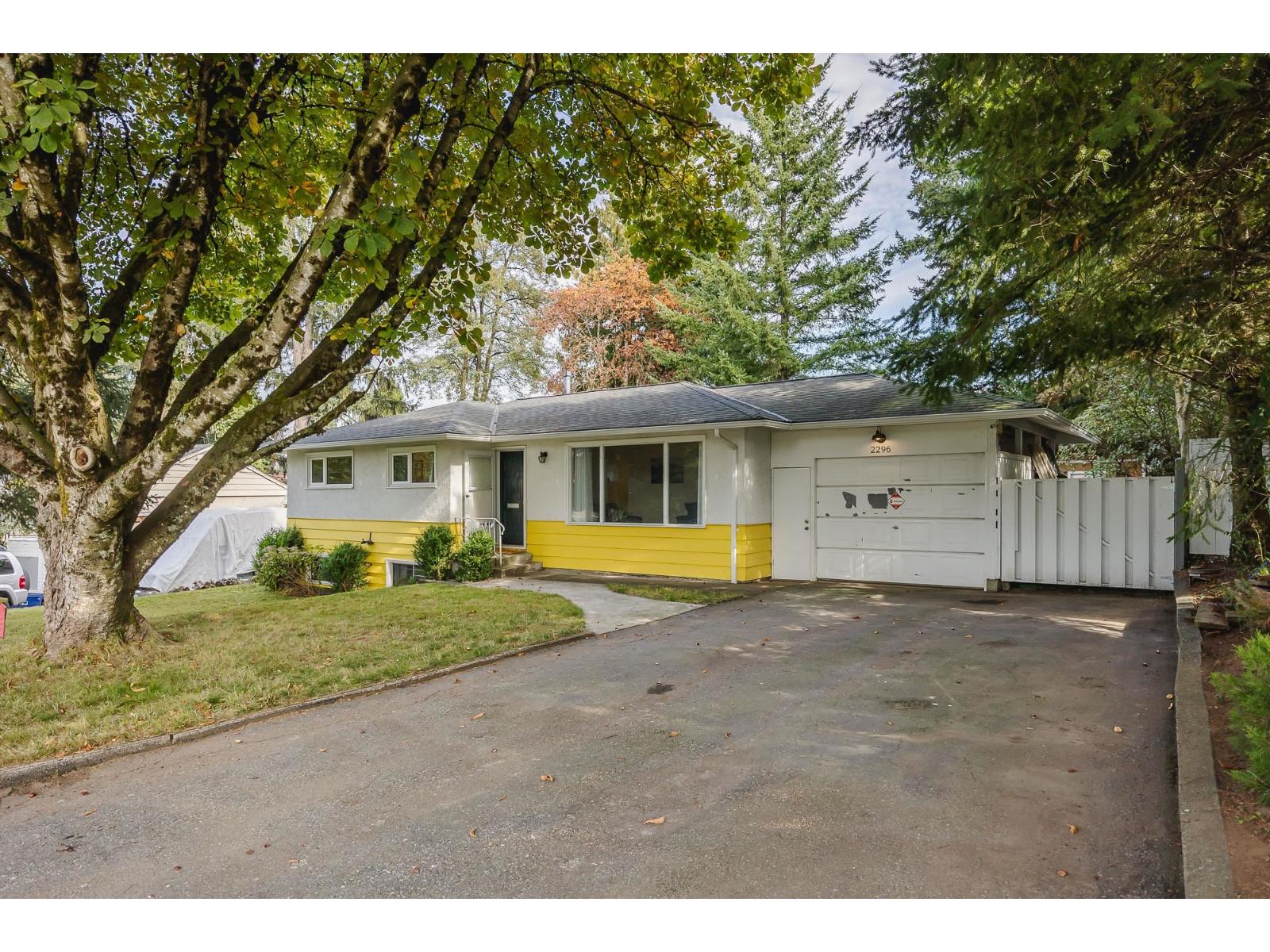 2296 S Alexander Cres, Abbotsford, BC V2S 3W4