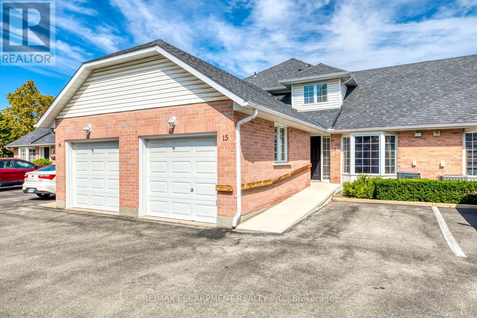 15 2435 Woodward Ave, Burlington, ON L7R 1V2