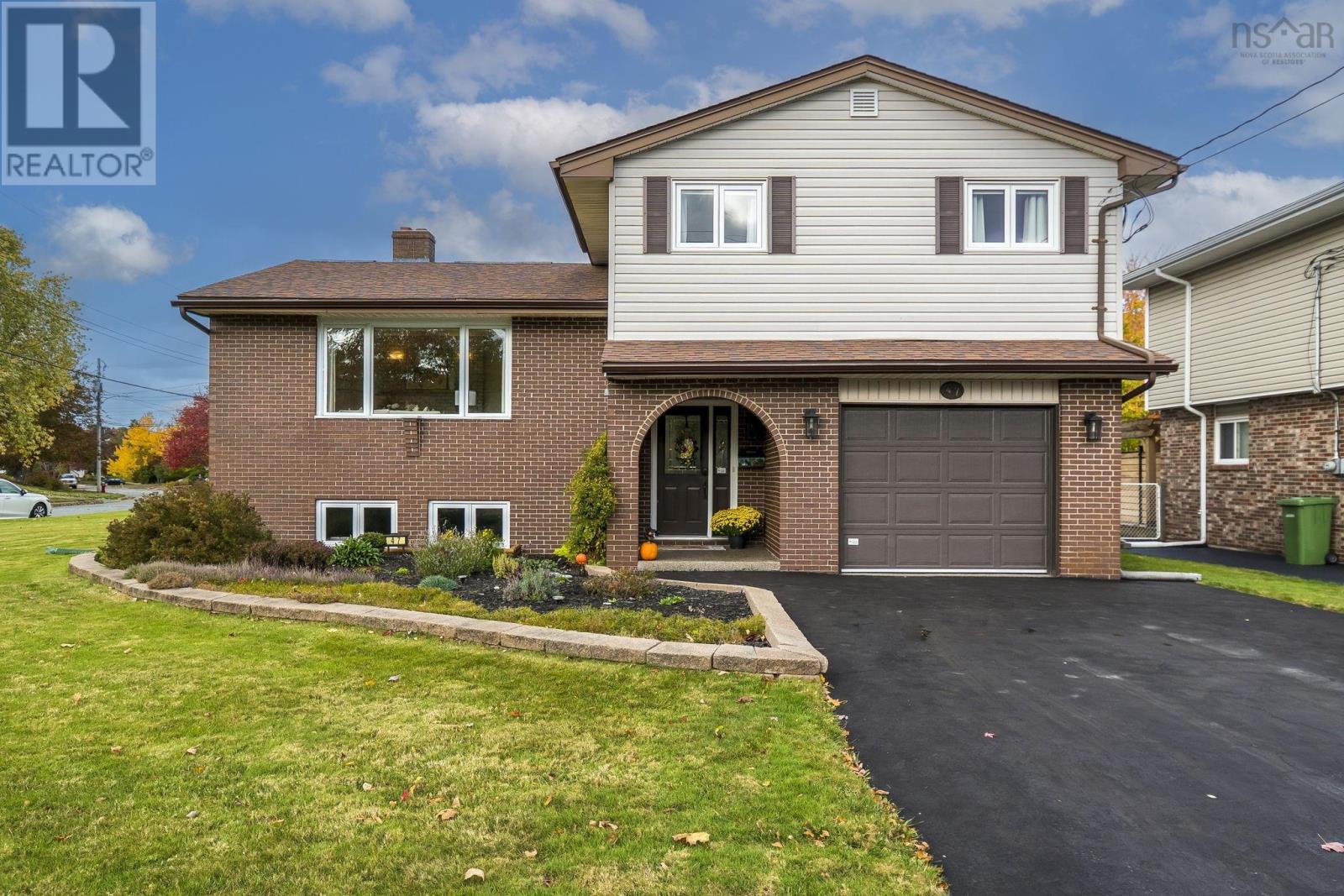 47 Hampton Grn, Cole Harbour, NS B2V 1Y4