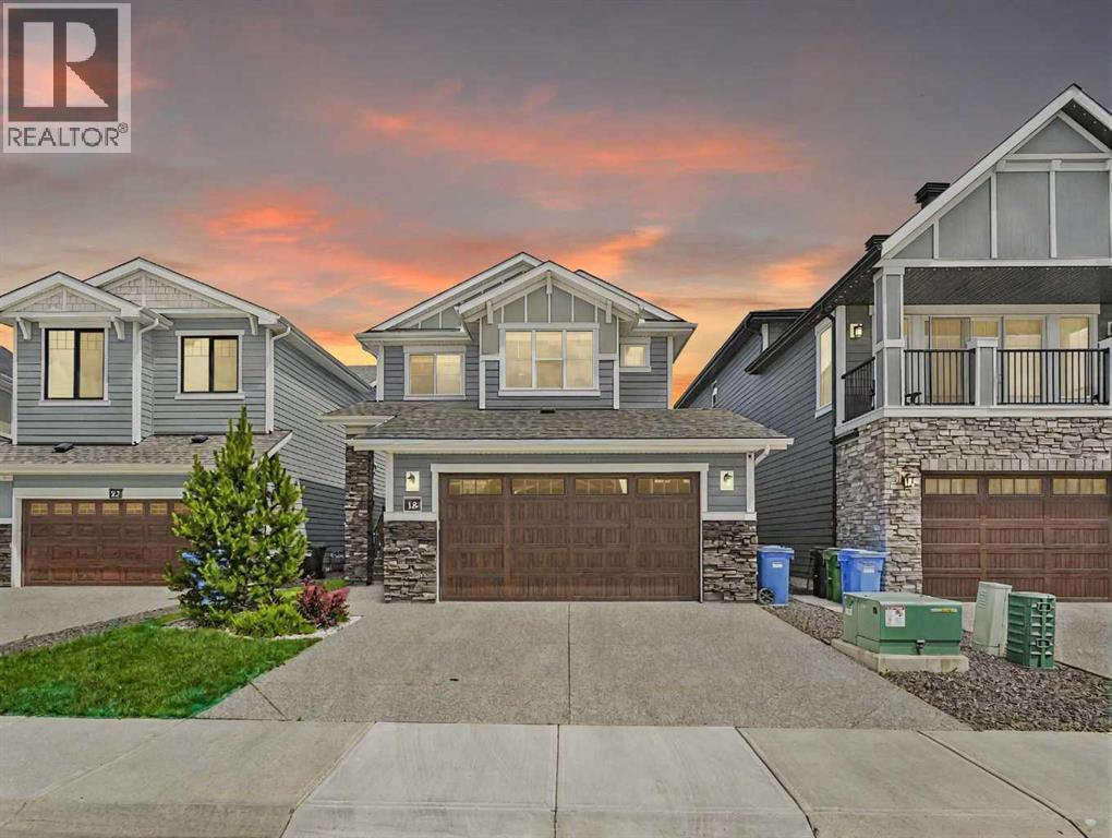 18 W Grove Mews SW, Calgary, AB T3H 2B1