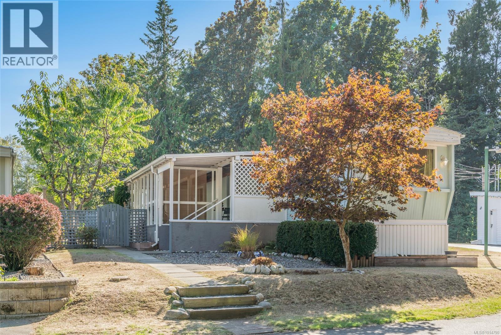 575 Arbutus St Unit 16 St, Qualicum Beach, BC V9K 1P2