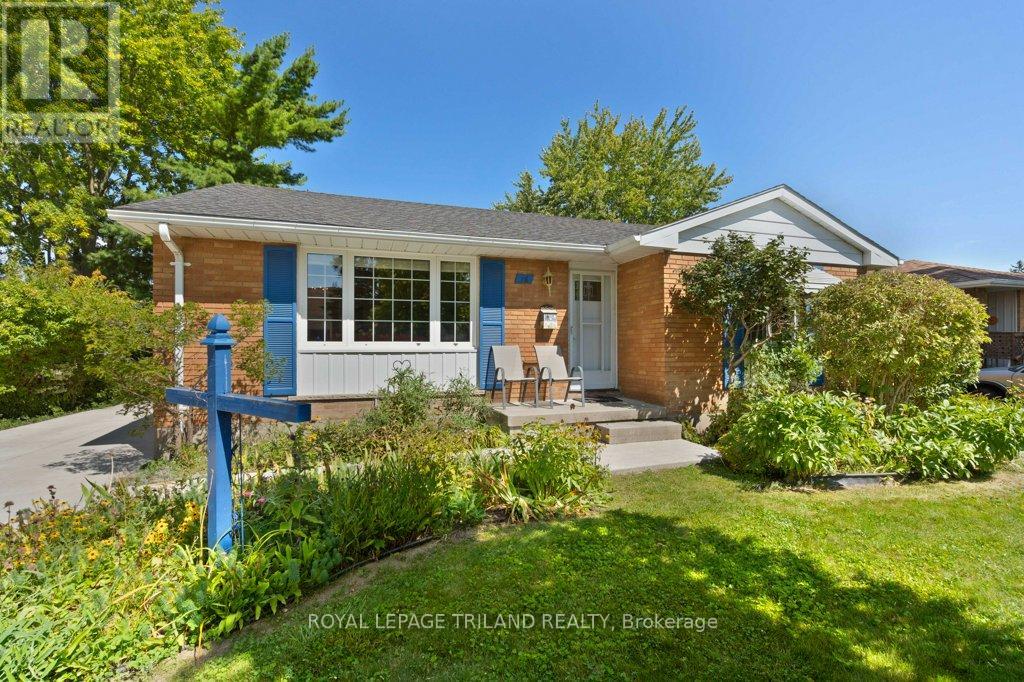 16 Thompson Ave, St. Thomas, ON N5R 1G2