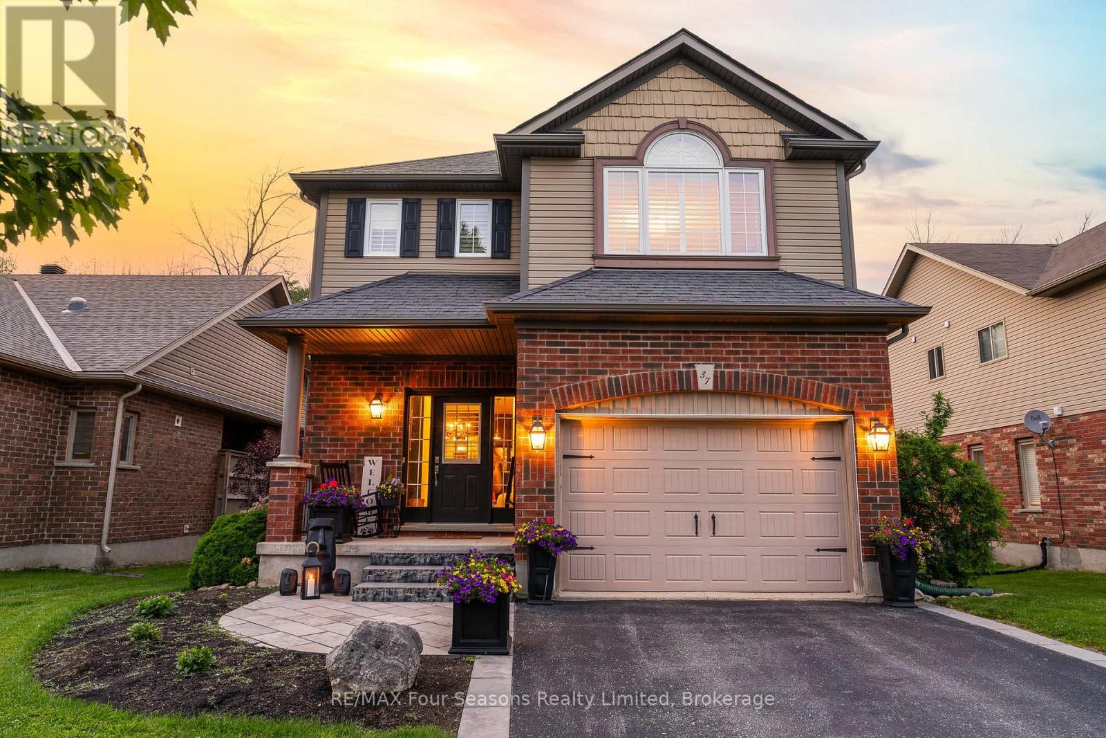 37 Chamberlain Cres, Collingwood, ON L9Y 0C9