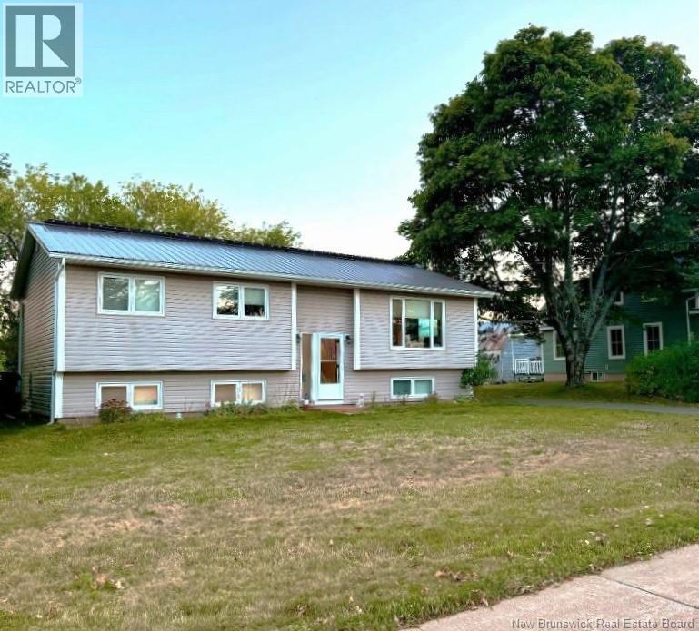 671 Main St, Shediac, NB E4P 2C8