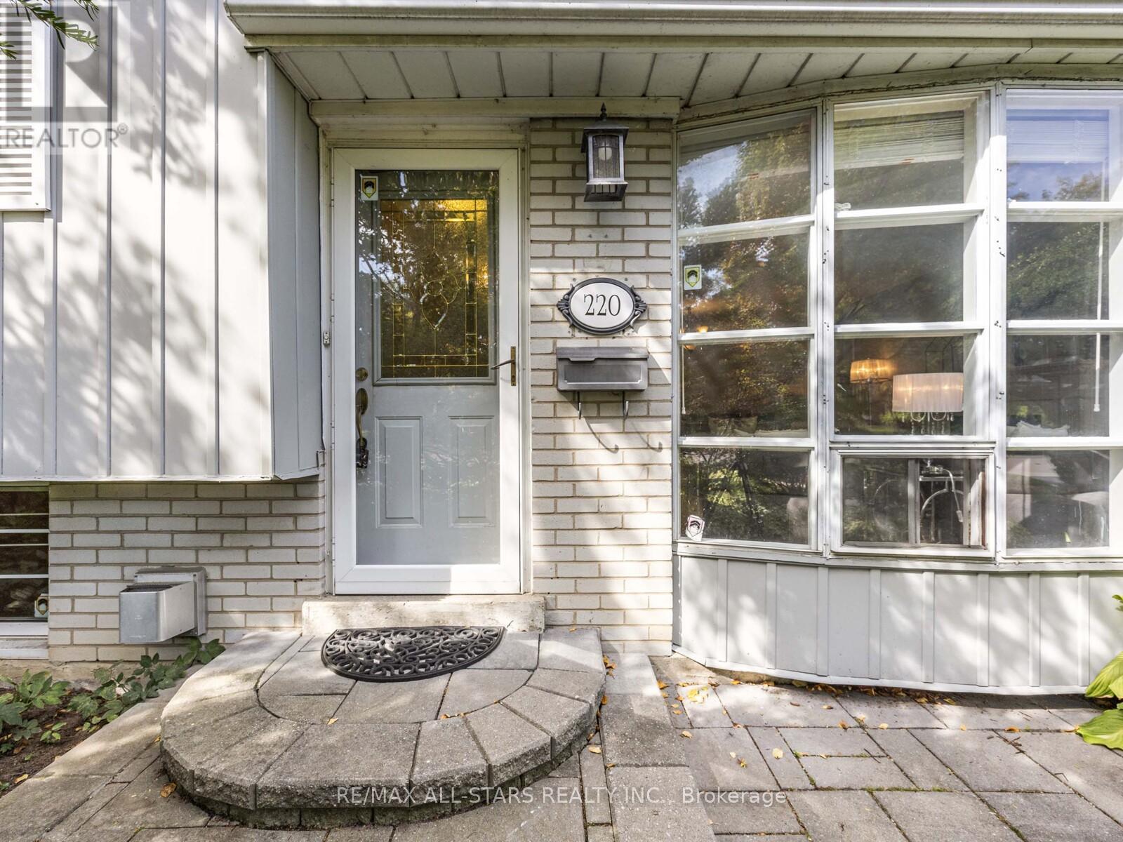 220 Catalina Dr, Toronto, ON M1E 1B7