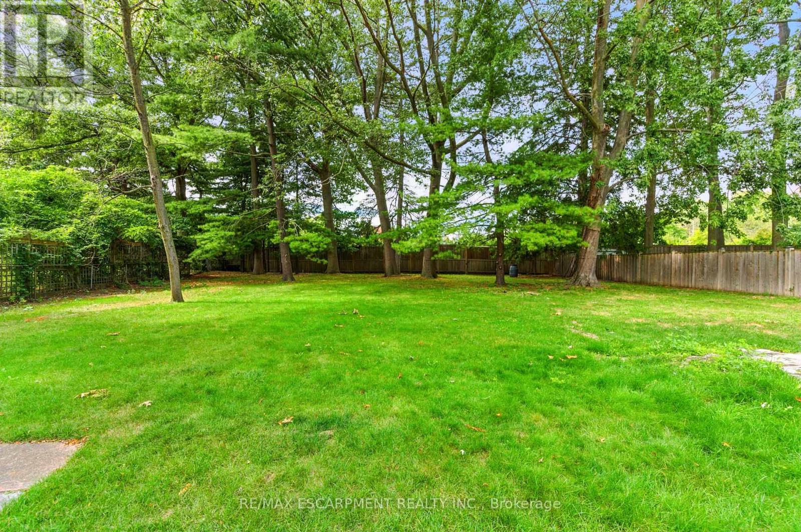 1245 Bramblewood Ln, Mississauga, ON L5H 1L9