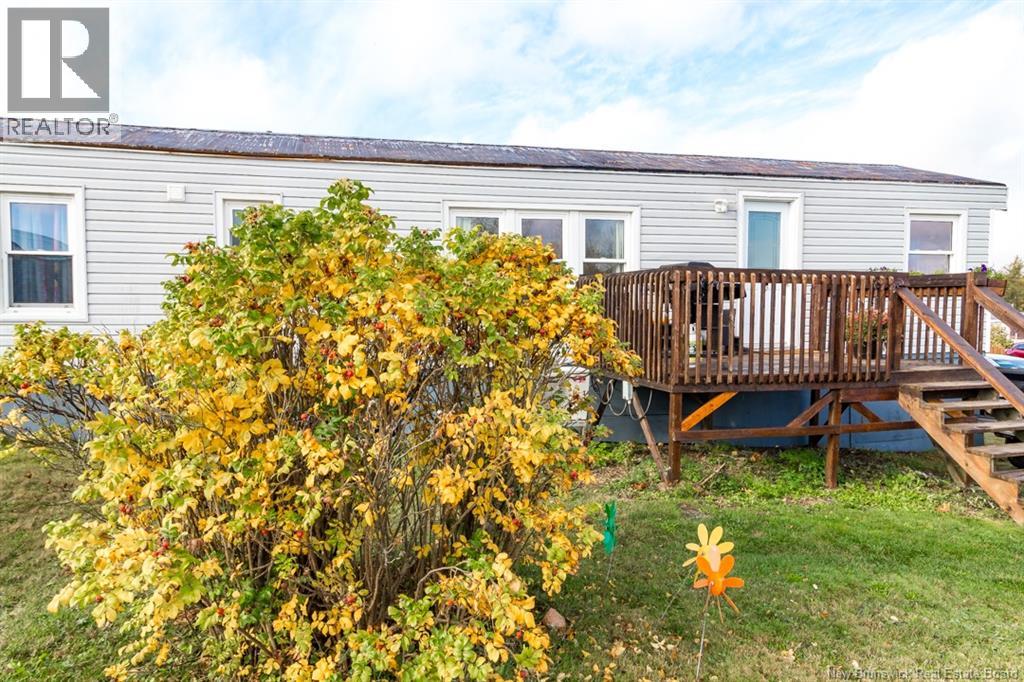 10 Nouwens Dr, Saint John, NB E2M 1P1