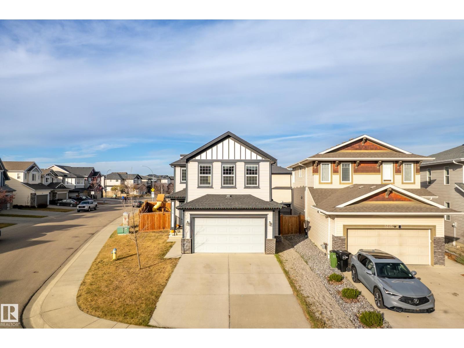 1374 Secord Landing Ld NW, Edmonton, AB T5T 5W7