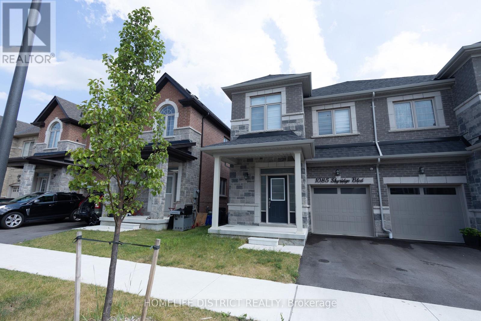 1085 Skyridge Blvd, Pickering, ON L1X 0M8