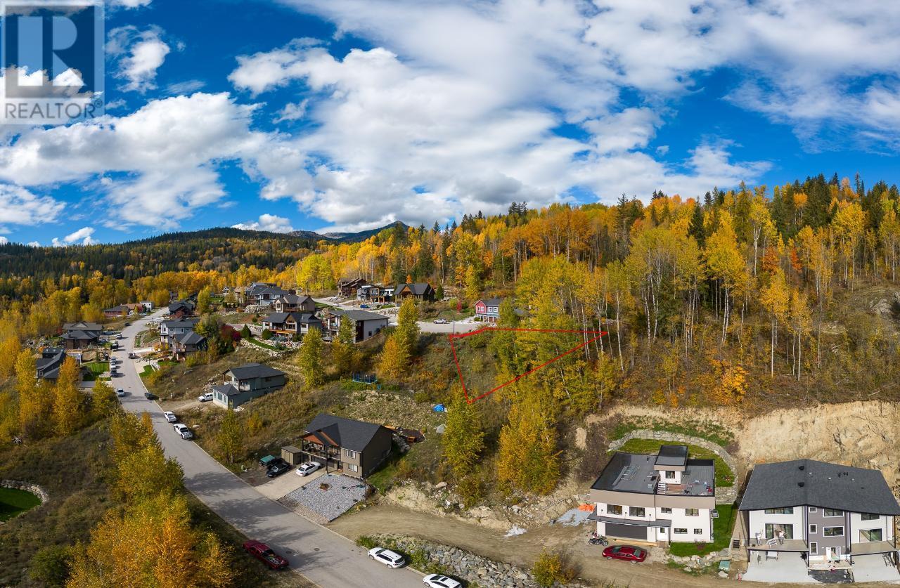 1021 Silvertip Rd, Rossland, BC V0G 1Y0