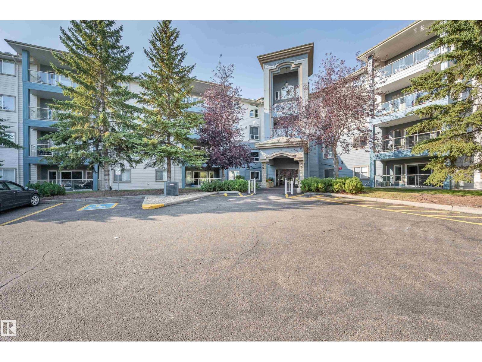 70 Crystal Ln Unit 302, Sherwood Park, AB T8H 1W6