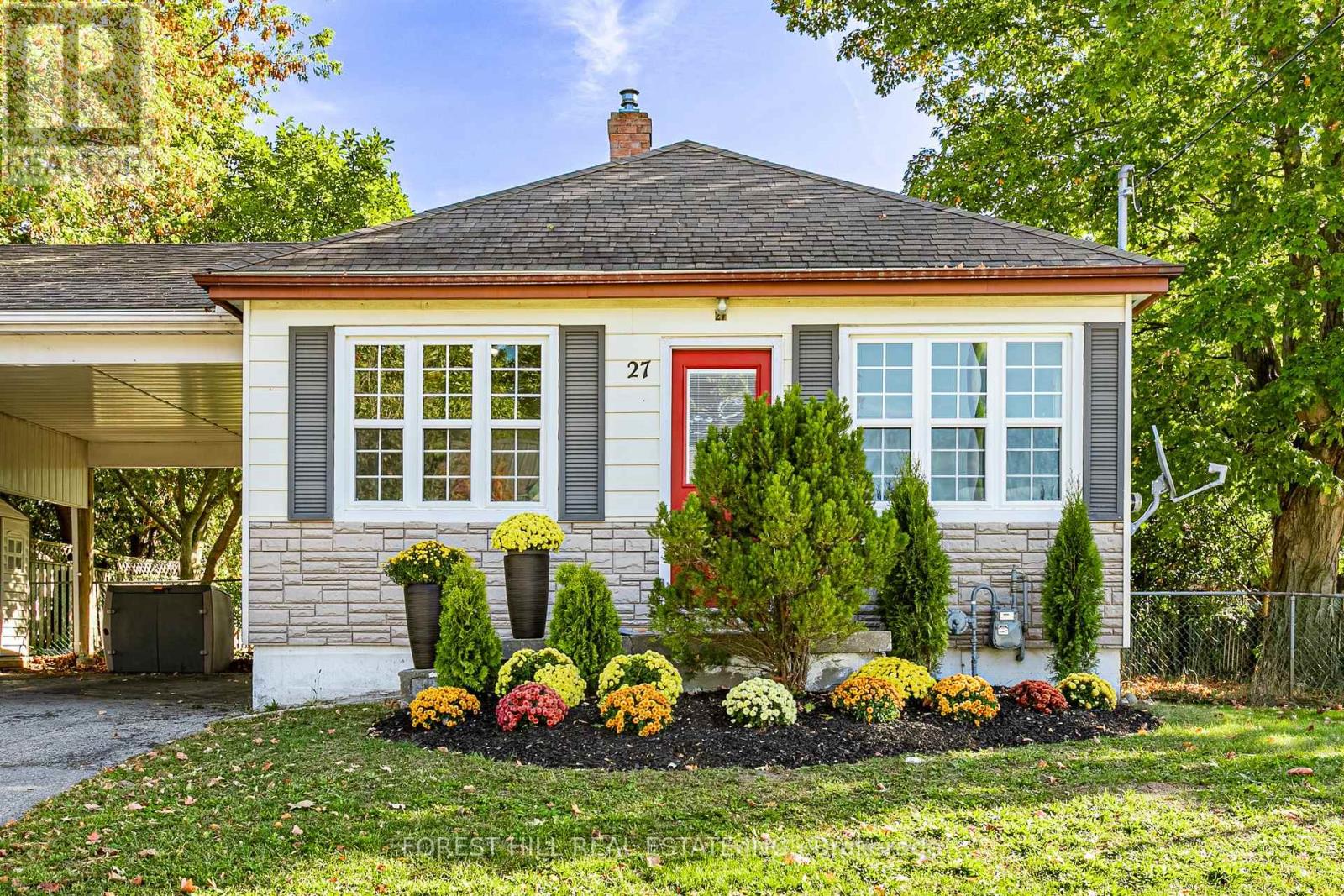 27 Centre St, Woodstock, ON N4S 3X6