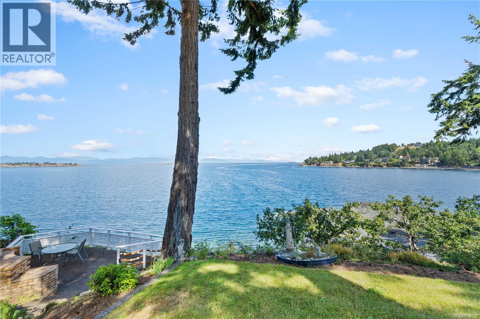 3049 Dolphin Dr, Nanoose Bay, BC V9P 9J3