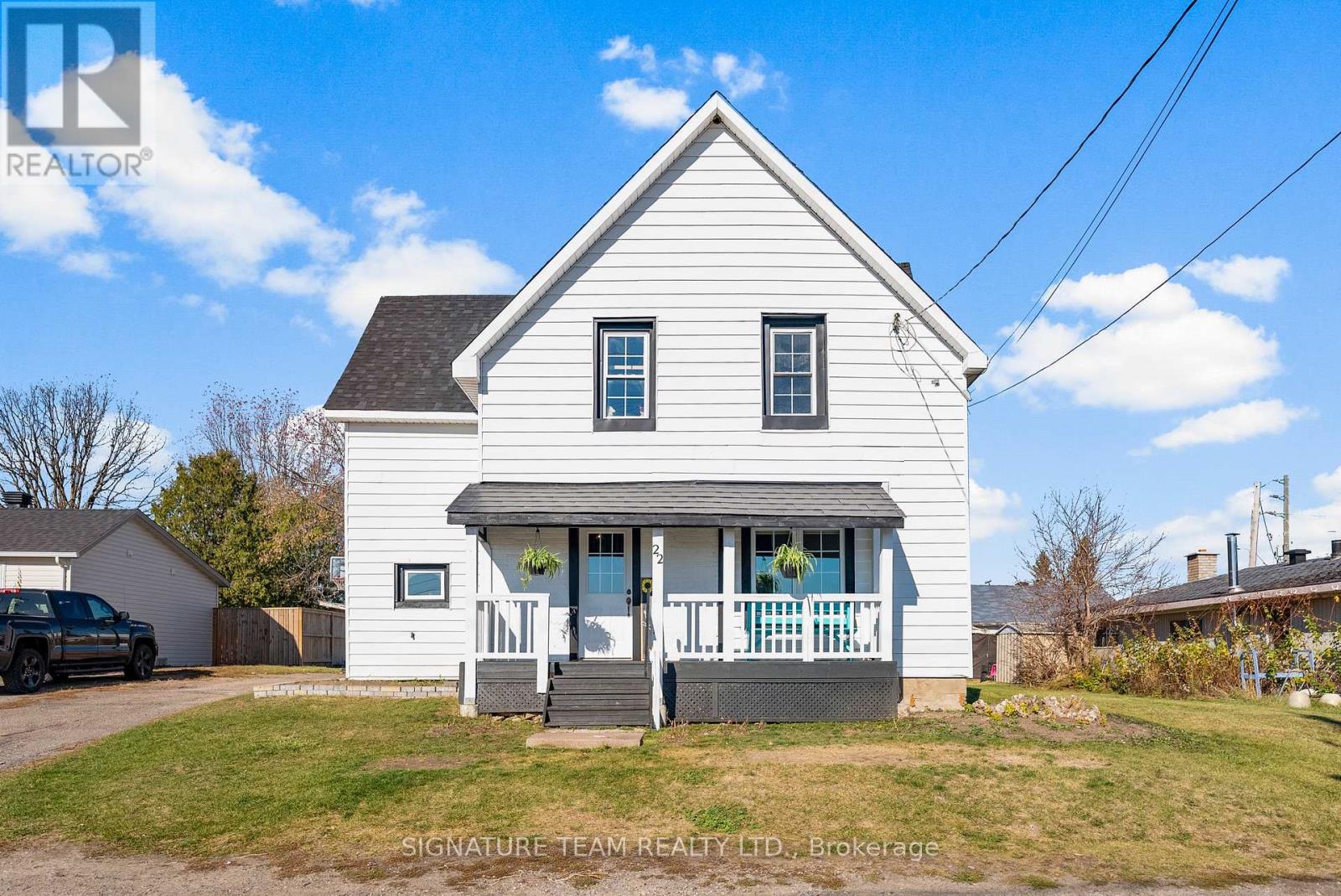 22 Astrolabe Rd, Whitewater Region, ON K0J 1K0