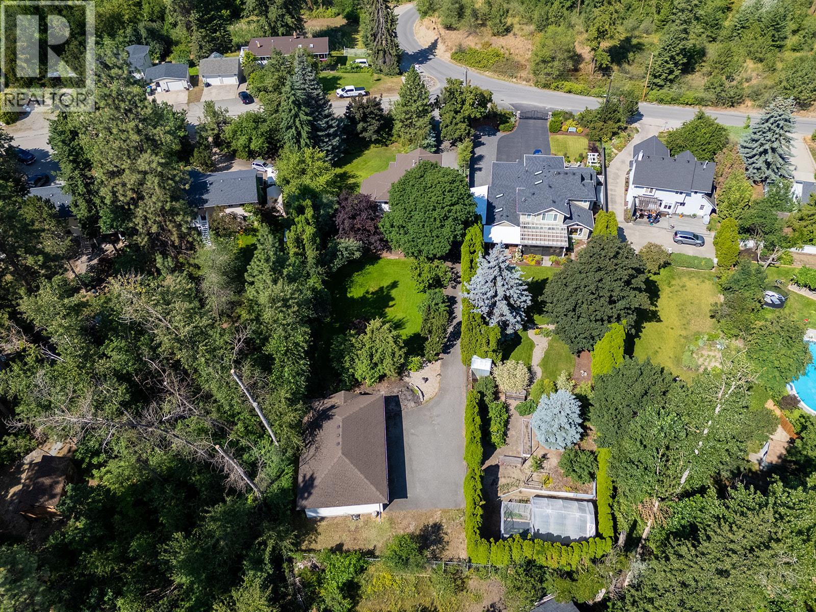 2595 Maquinna Rd, Kelowna, BC V1W 2R9