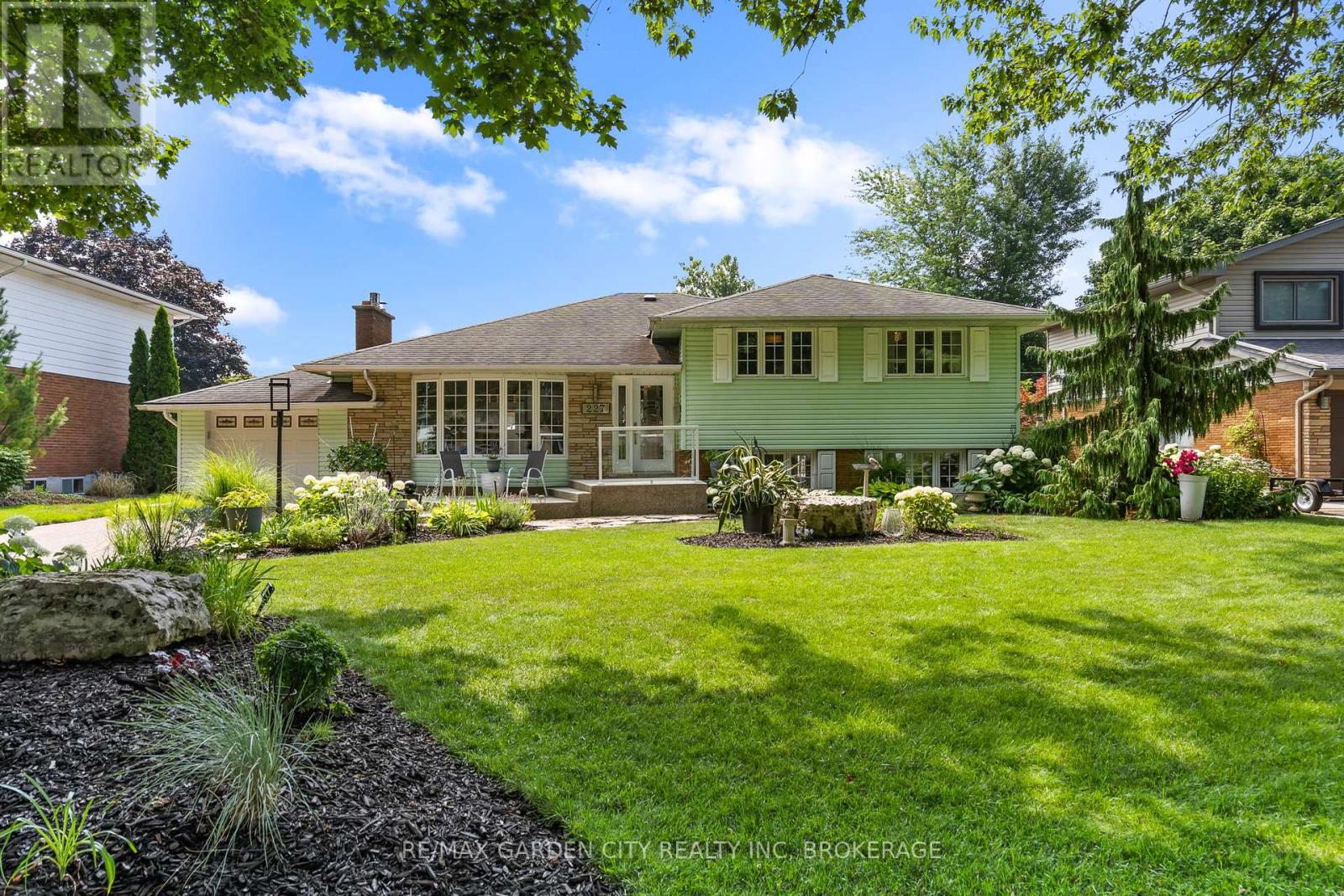 227 Riverview Blvd, St. Catharines, ON L2T 3N2