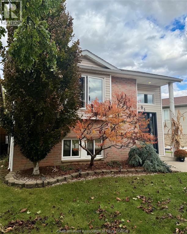 91 Bristol Dr, Chatham, ON N7M 6J9