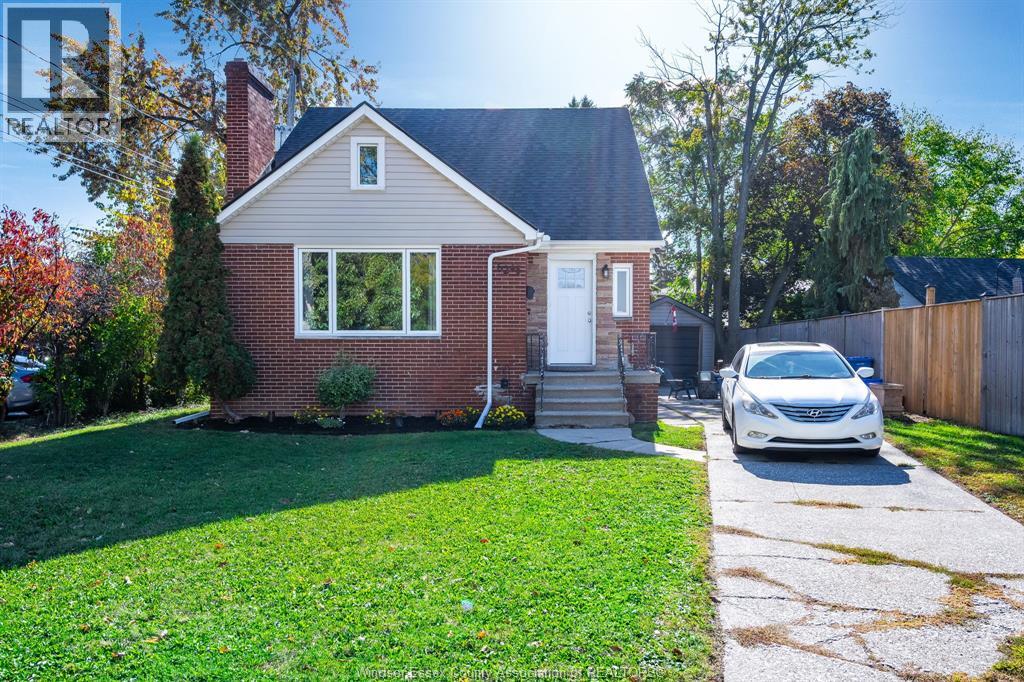 6245 Wyandotte St E, Windsor, ON N8S 1N5