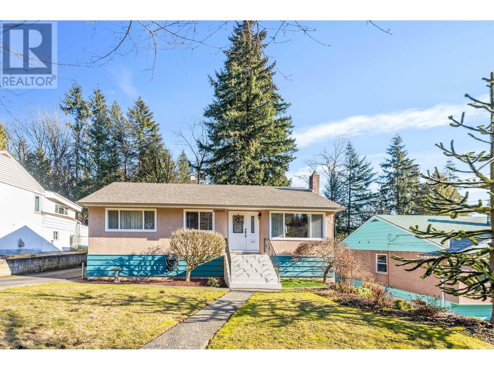 8222 Joffre Ave, Burnaby, BC V5J 3L3