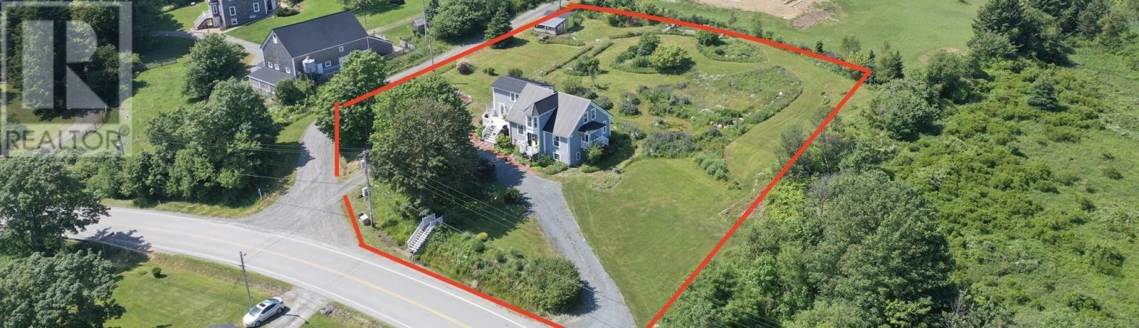 647 Blue Rocks Rd, Lunenburg, NS B0J 2C0