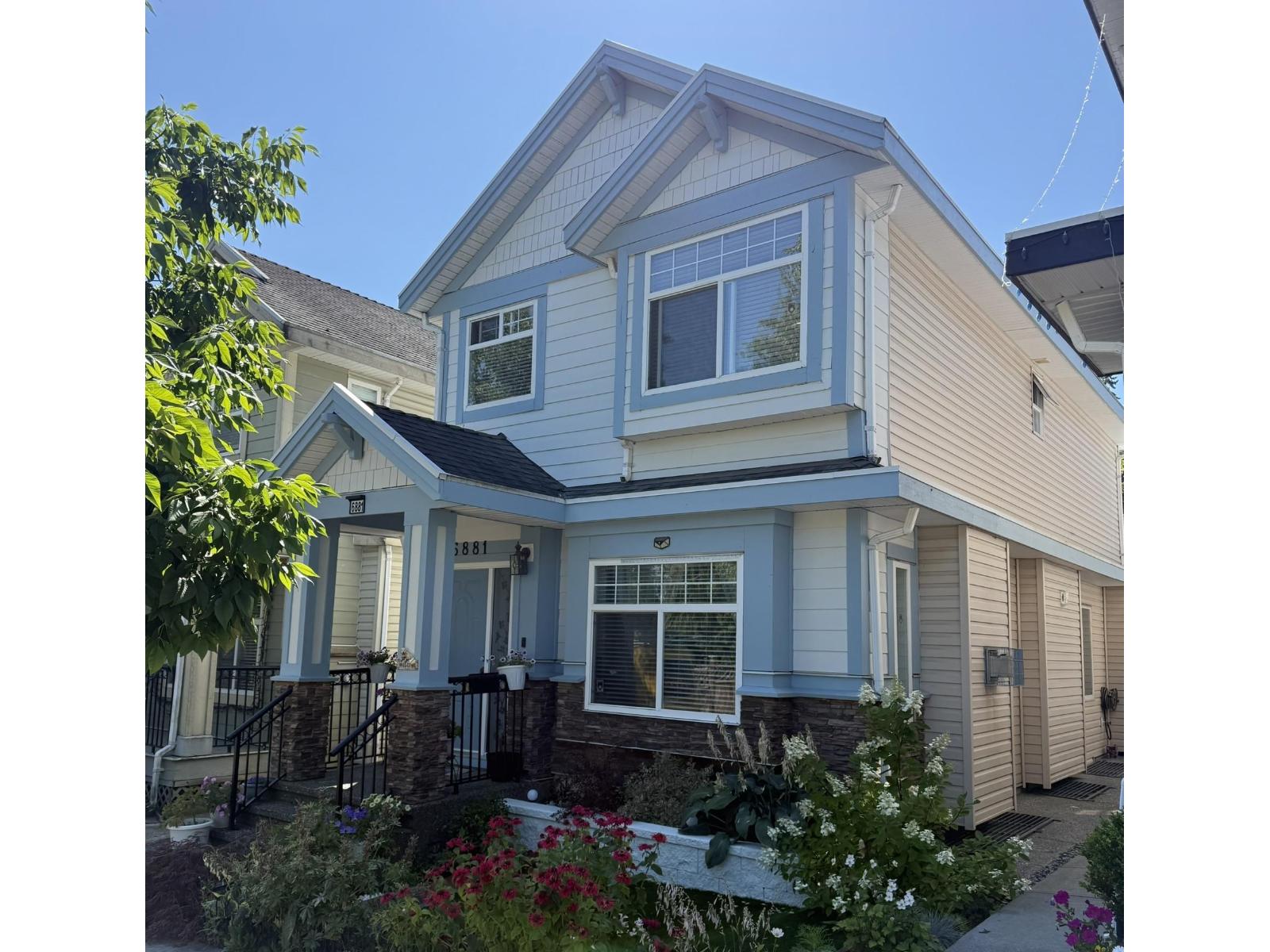 144 Street Unit 6881 #a, Surrey, BC V3S 2X8