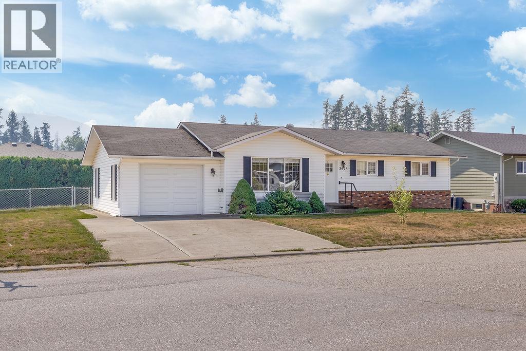 2625 Catherine Cres, Armstrong, BC V4Y 0B3