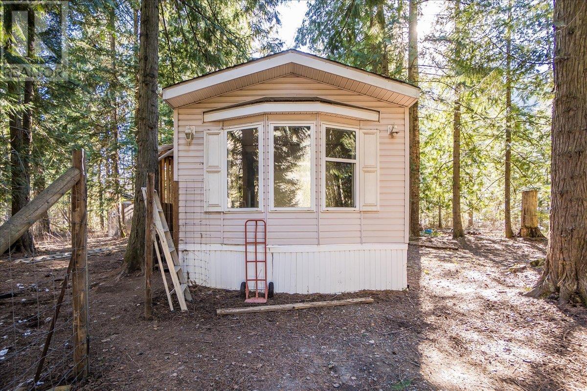 8751 Highway 6 Other, Salmo, BC V0G 1Z0