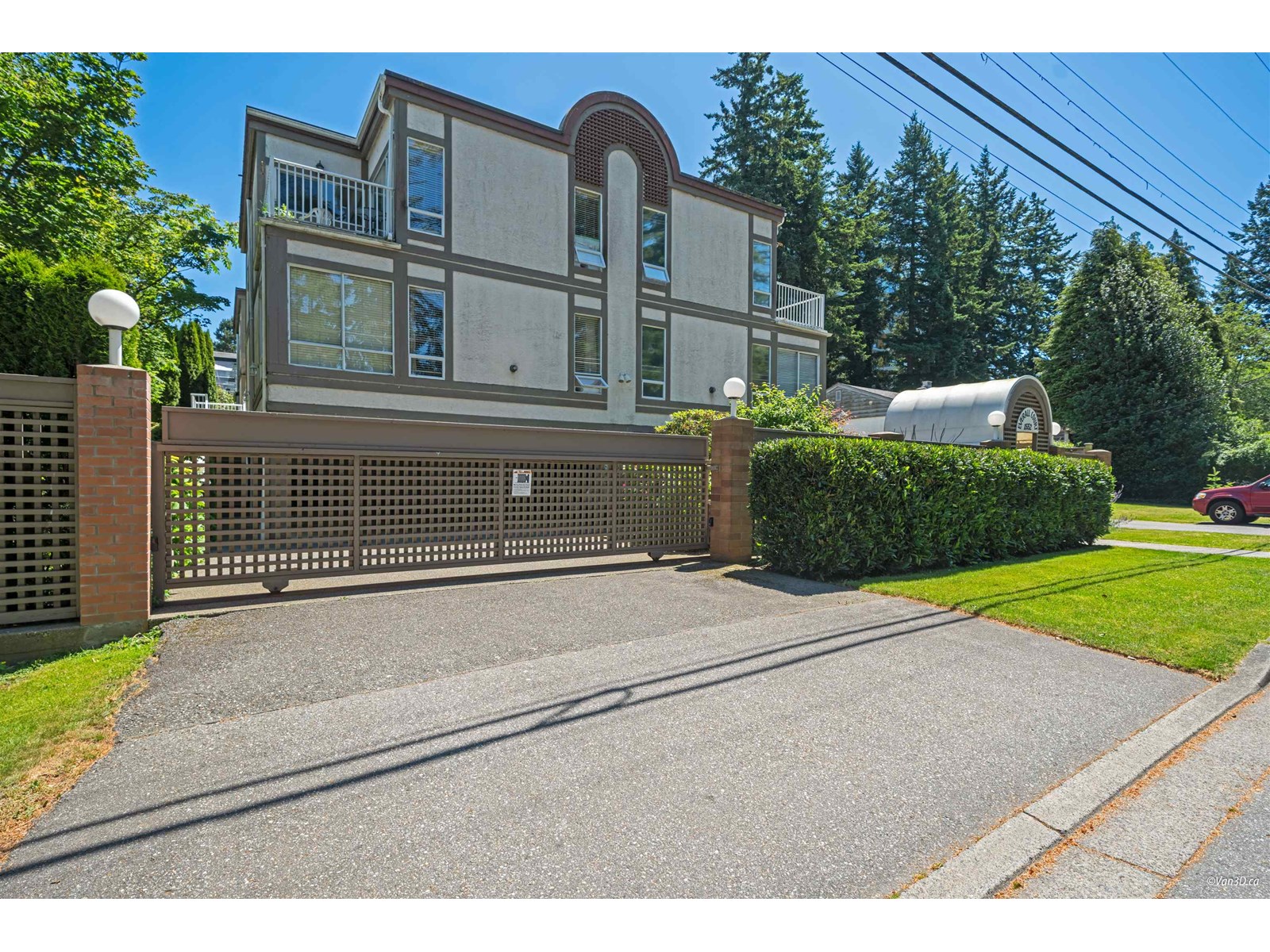 1552 Everall Street Unit 3, White Rock, BC V4B 3S8