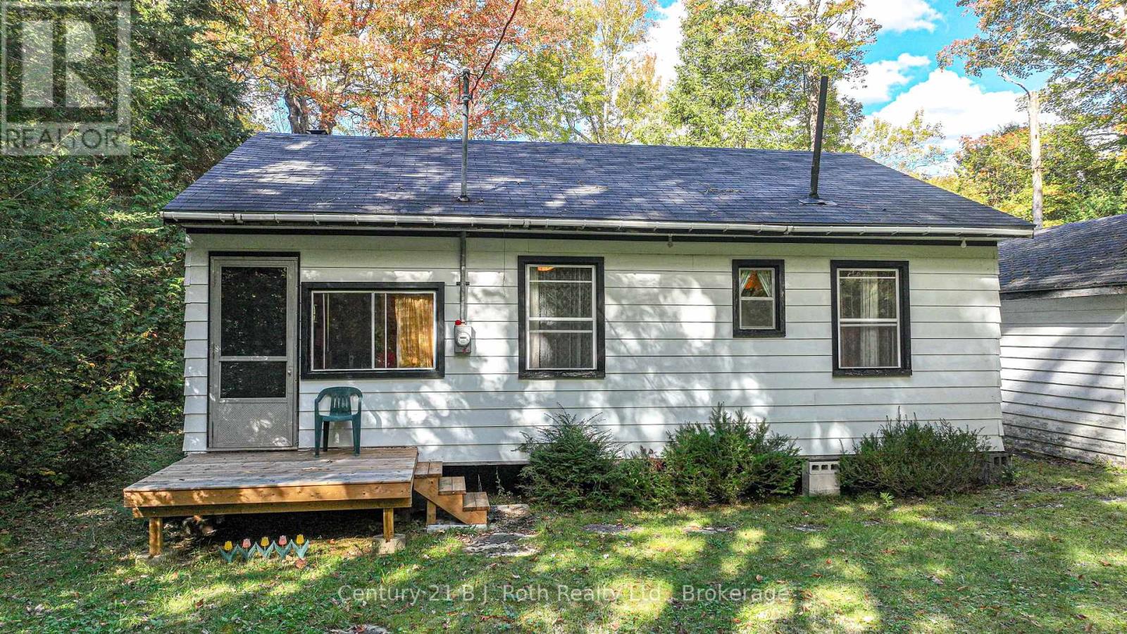 6571 Pioneer Village Ln, Ramara, ON L0K 1W0