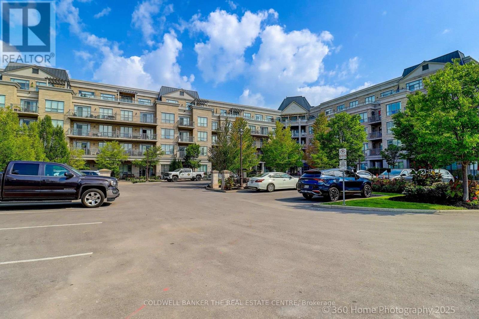 220 180 John West Way, Aurora, ON L4G 7H9