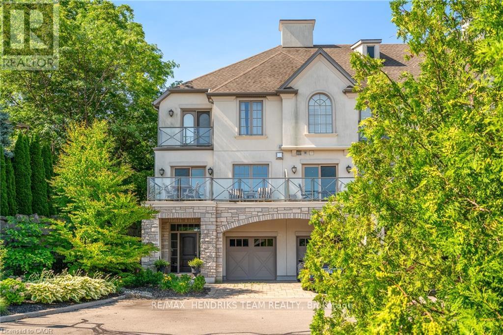 20 19 Lake St, Grimsby, ON L3M 0C3