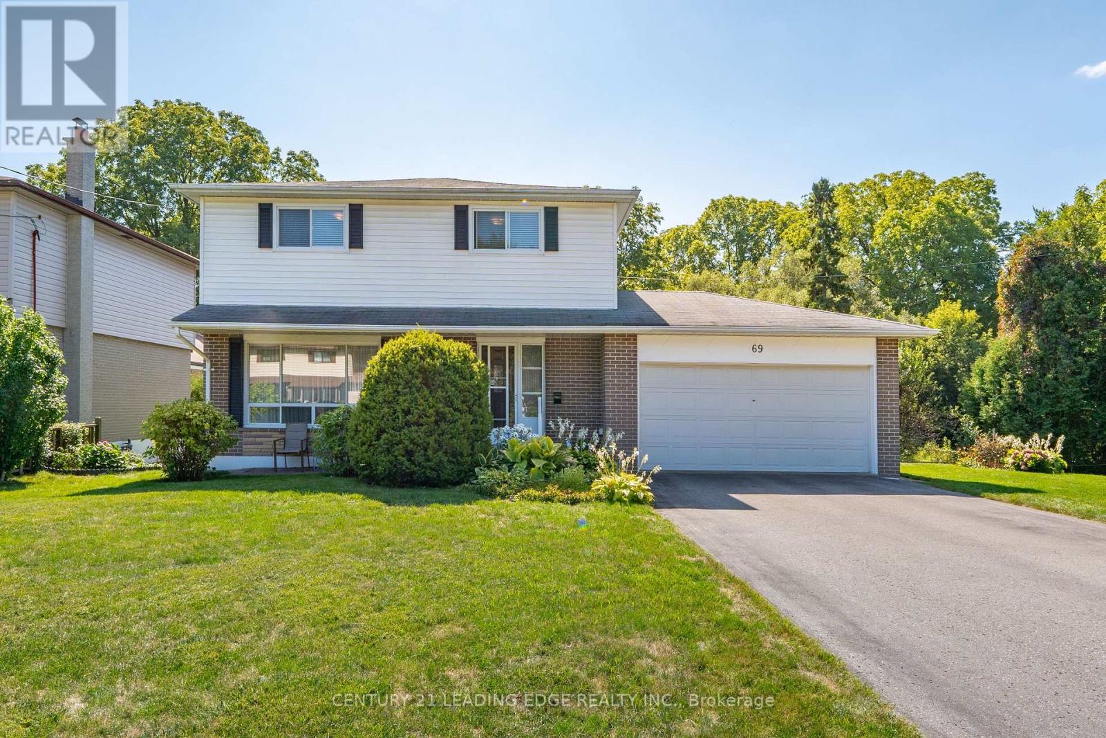 69 E Willow Gate, Toronto Rouge, ON M1C 2M7