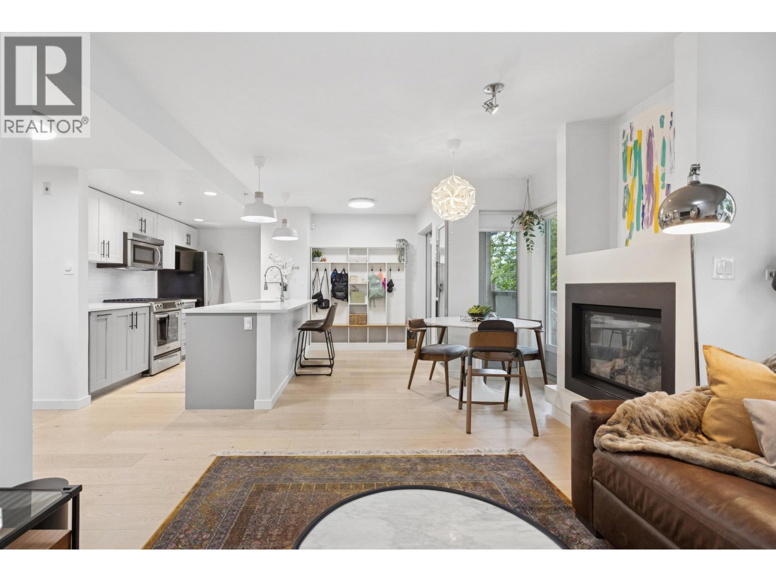 1288 Chesterfield Avenue, North Vancouver, BC V7M 0B1