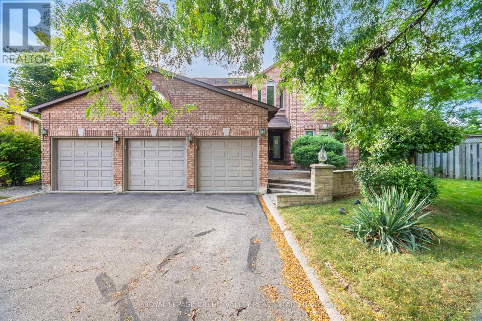 14 Starling Ct, Brampton, ON L6Z 3P5