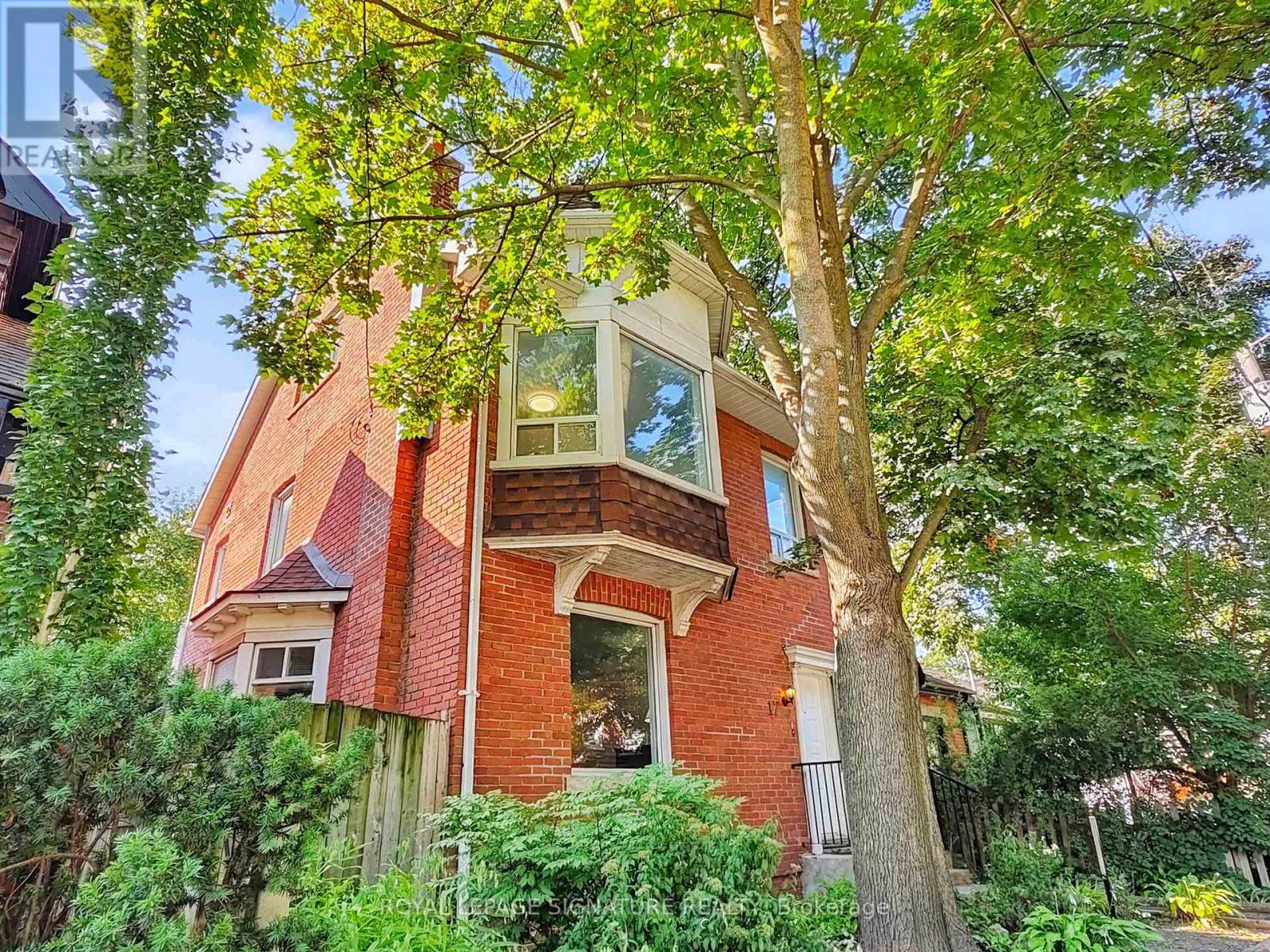 17 Austin Ave, Toronto, ON M4M 1V7