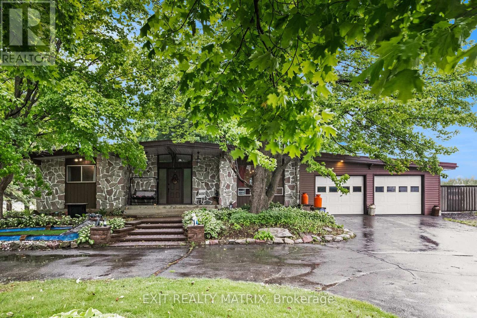 4866 County Road 17 Rd, Alfred and Plantagenet, ON K0B 1A0