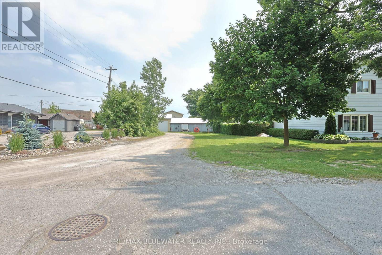 84 Royal St, Lambton Shores, ON N0M 2N0