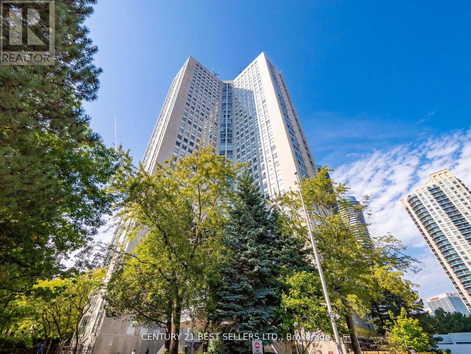 601 3650 Kaneff Cres, Mississauga, ON L5A 4A1