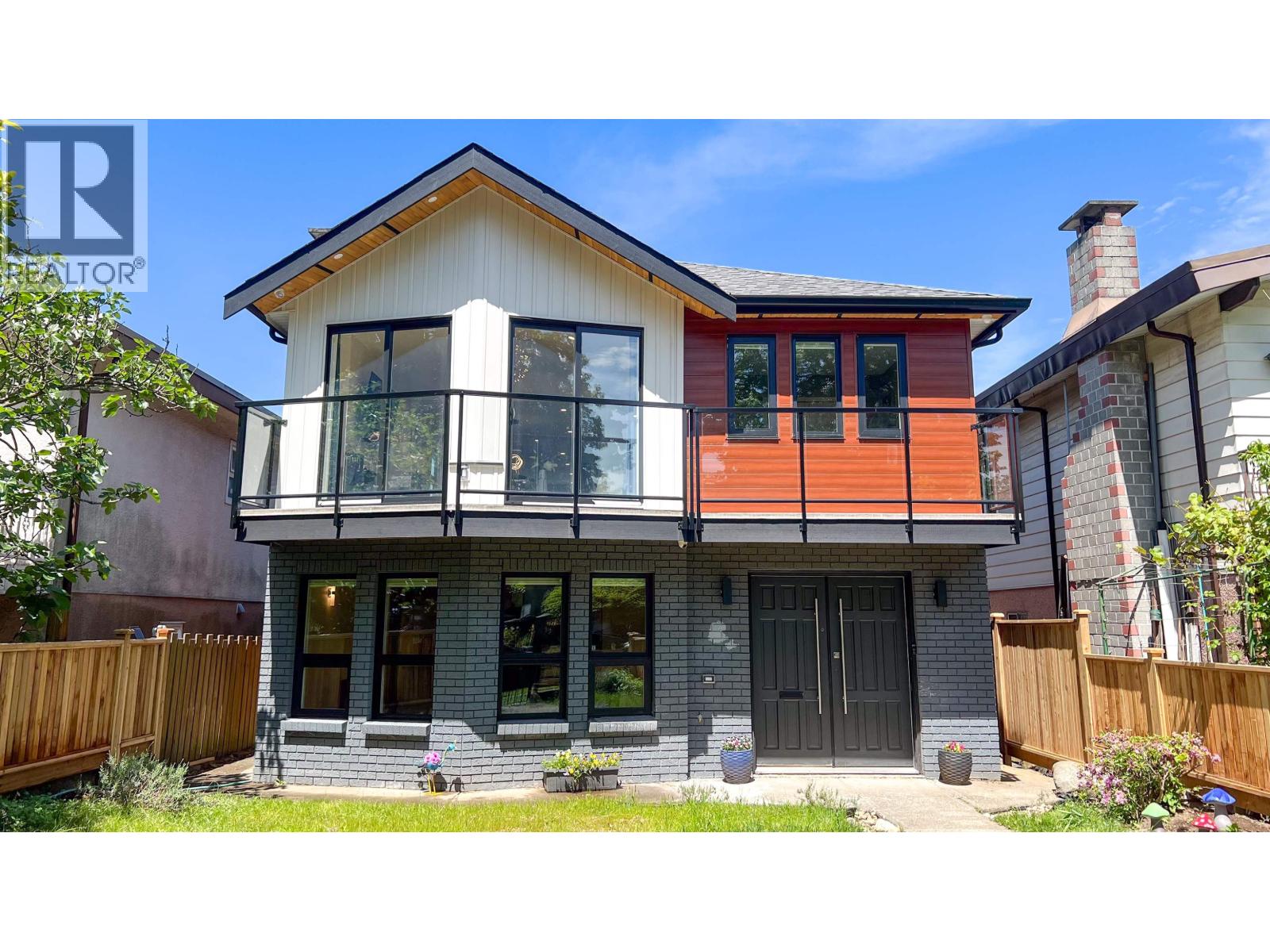 3361 E 28th Ave, Vancouver, BC V5R 1T2