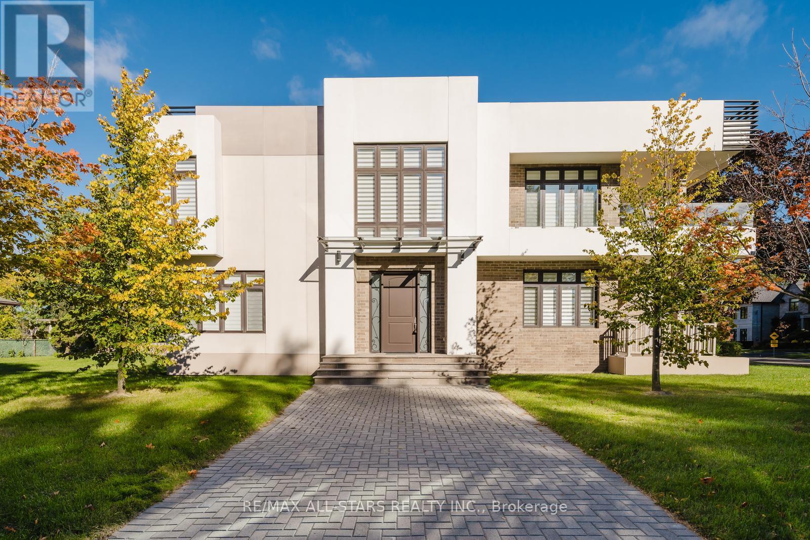 26 Lancer Dr, Vaughan, ON L6A 1E1