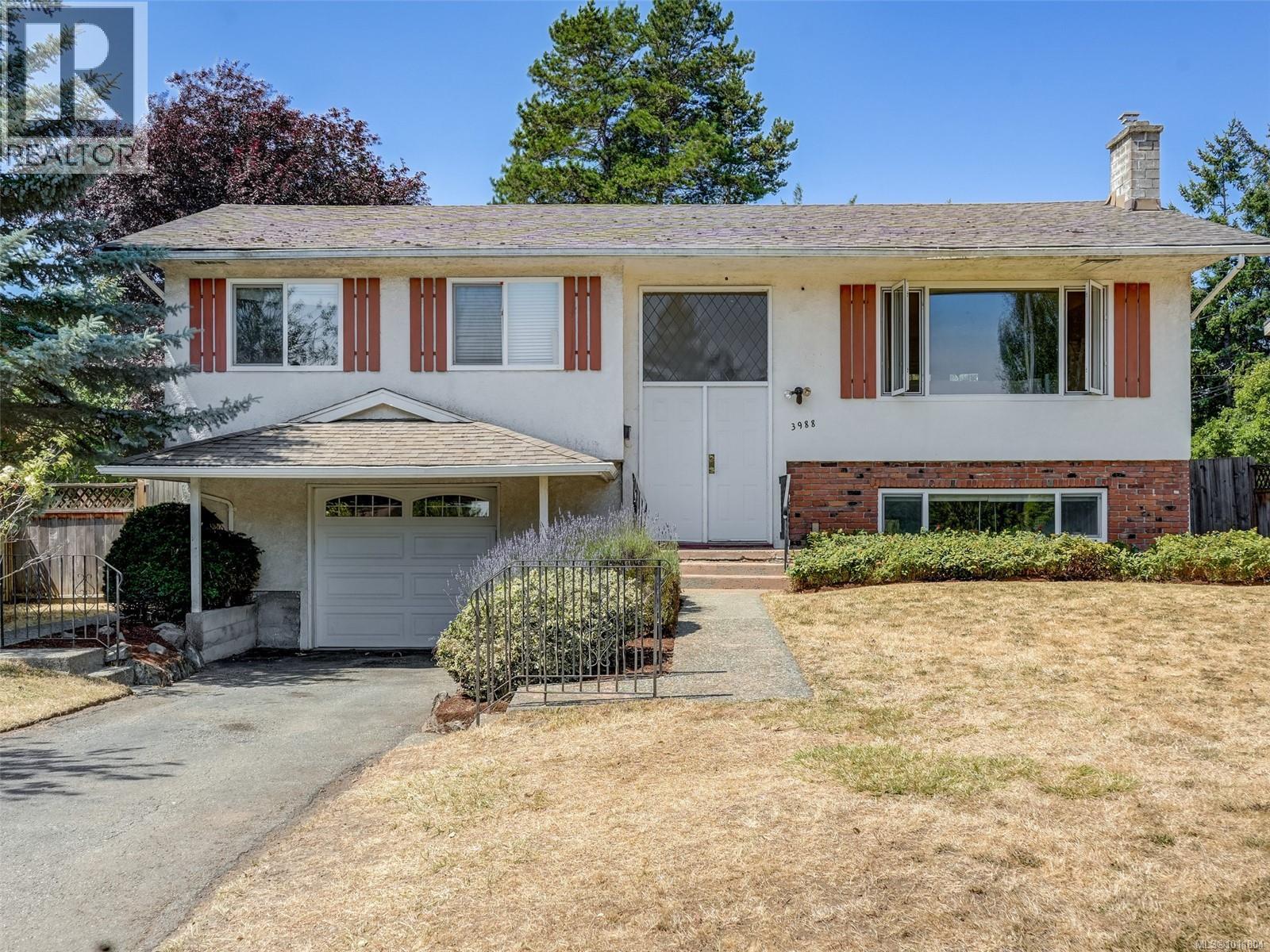 3988 Birchwood St, Saanich, BC V8N 3L8