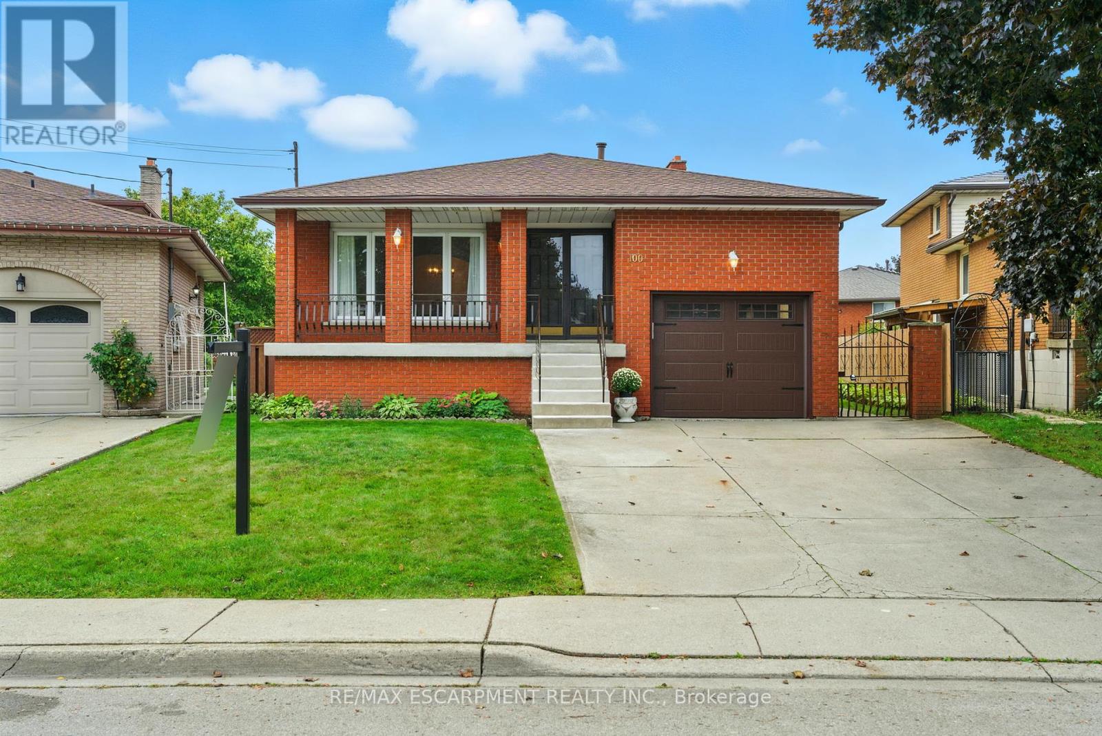 100 Taymall St, Hamilton, ON L8W 1Z4
