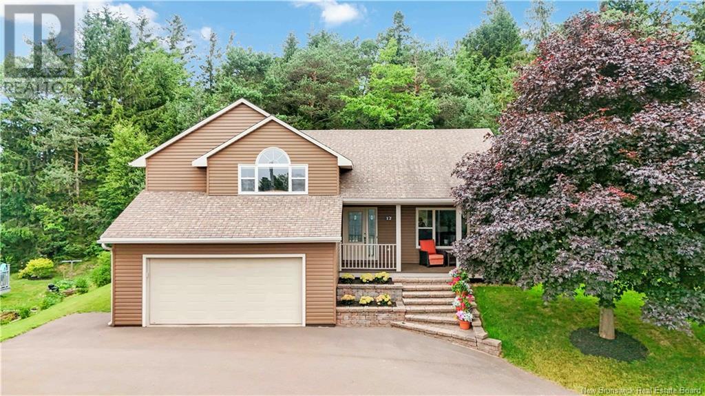 12 Harris Dr, Sackville, NB E4L 3X6