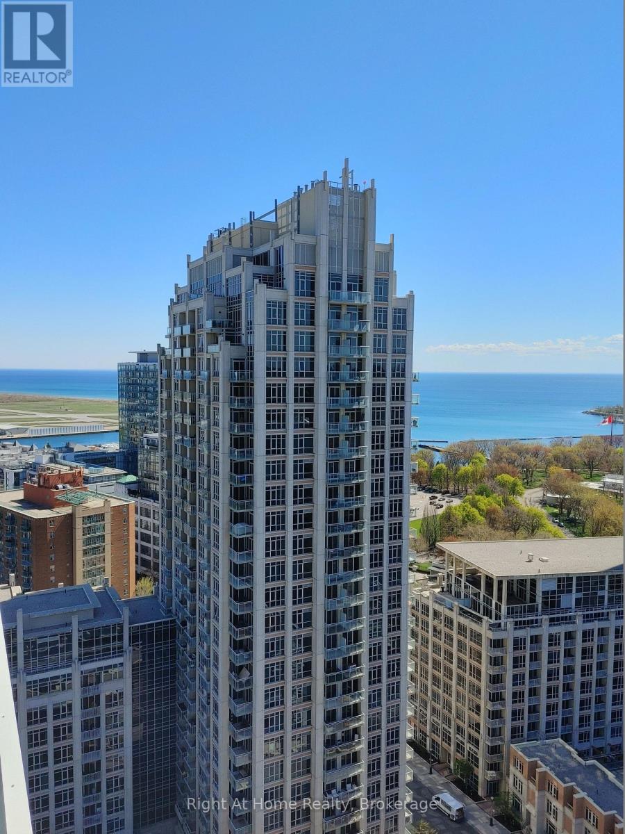 38 Iannuzzi St, Toronto, ON M5V 0S2