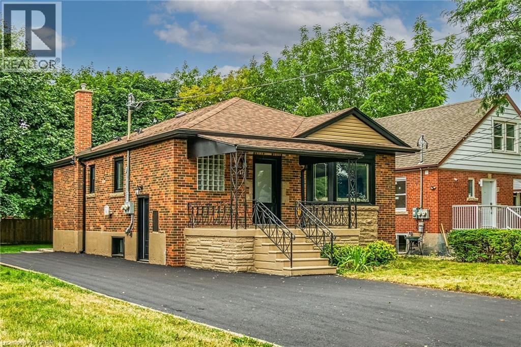 174 E 34th St, Hamilton, ON L8V 3W6