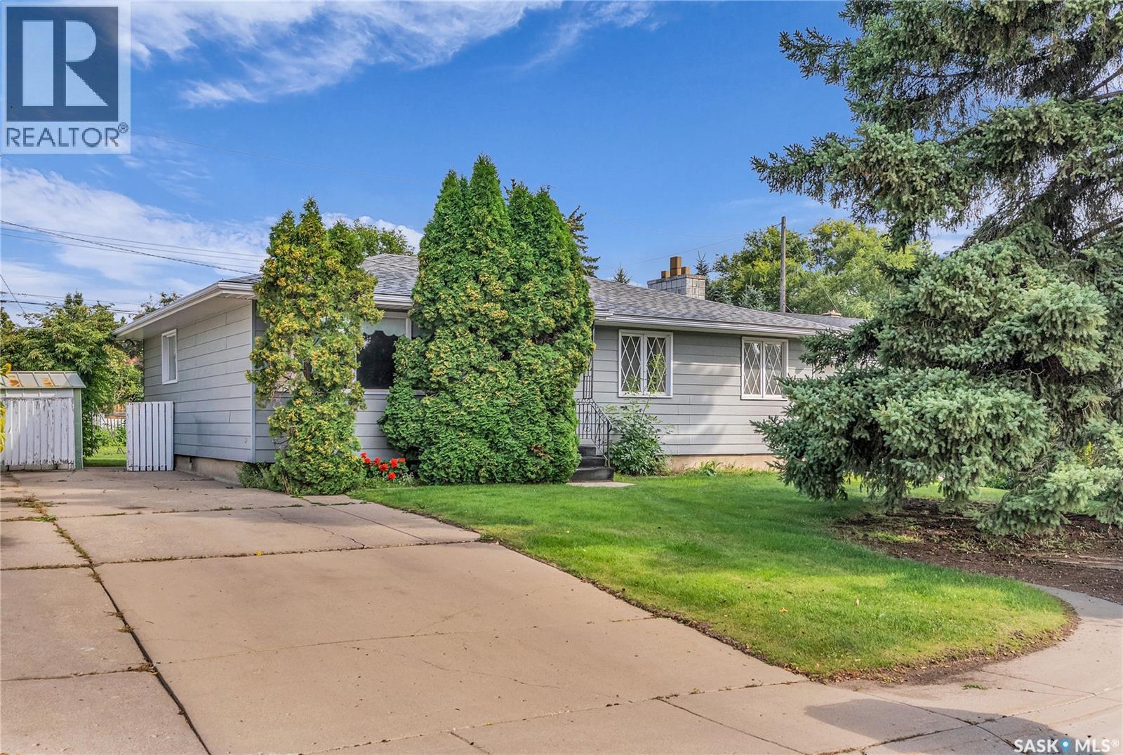 102 Oneil Cres, Saskatoon, SK S7N 1W8