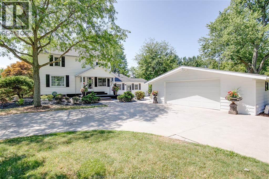 6239 Holden Rd, Tecumseh, ON N0R 1L0