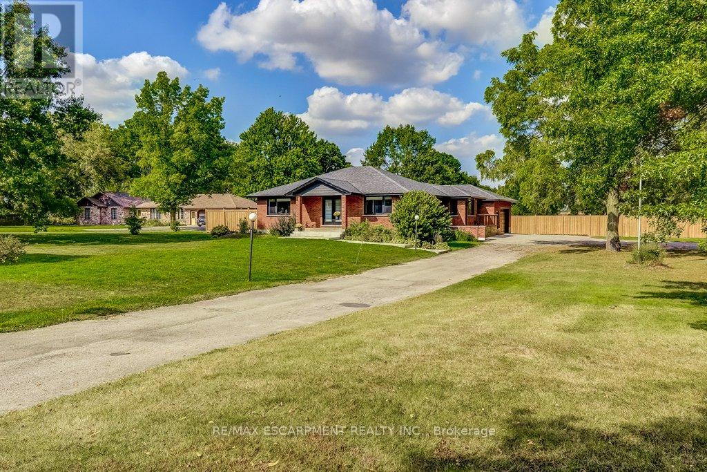 542 Paris Rd, Brant, ON N3L 3E1